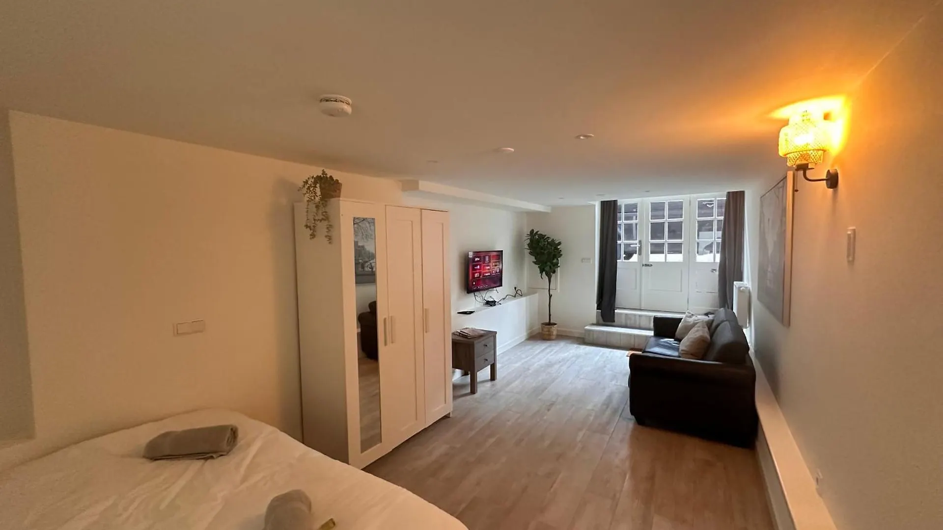 Tulip House Luxury Apartment - Top Location - Rijksmuseum - Leidseplein Amsterdam Central 120 M2 All Private With Kitchen